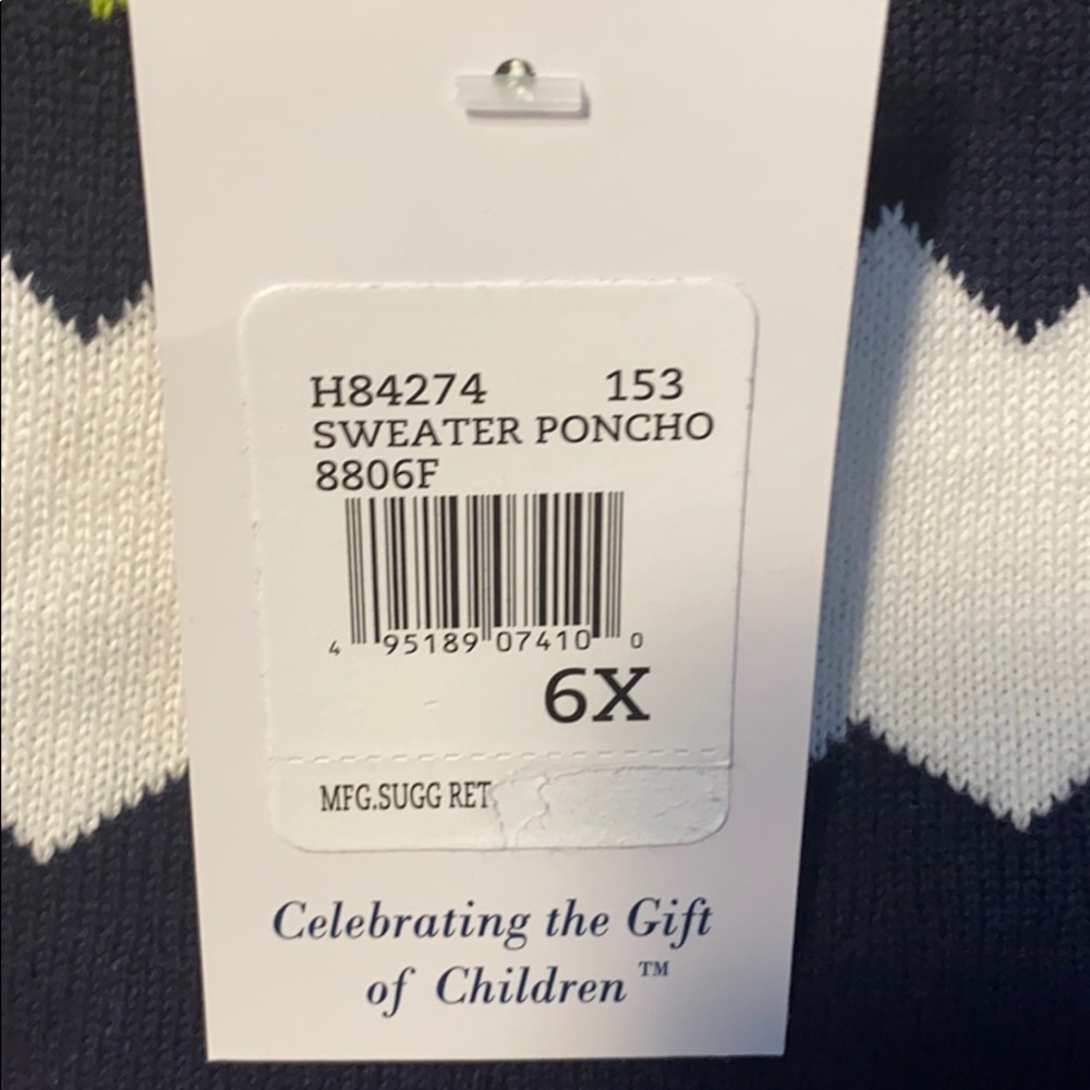 Beautiful Sweater poncho - Picture 3 of 3